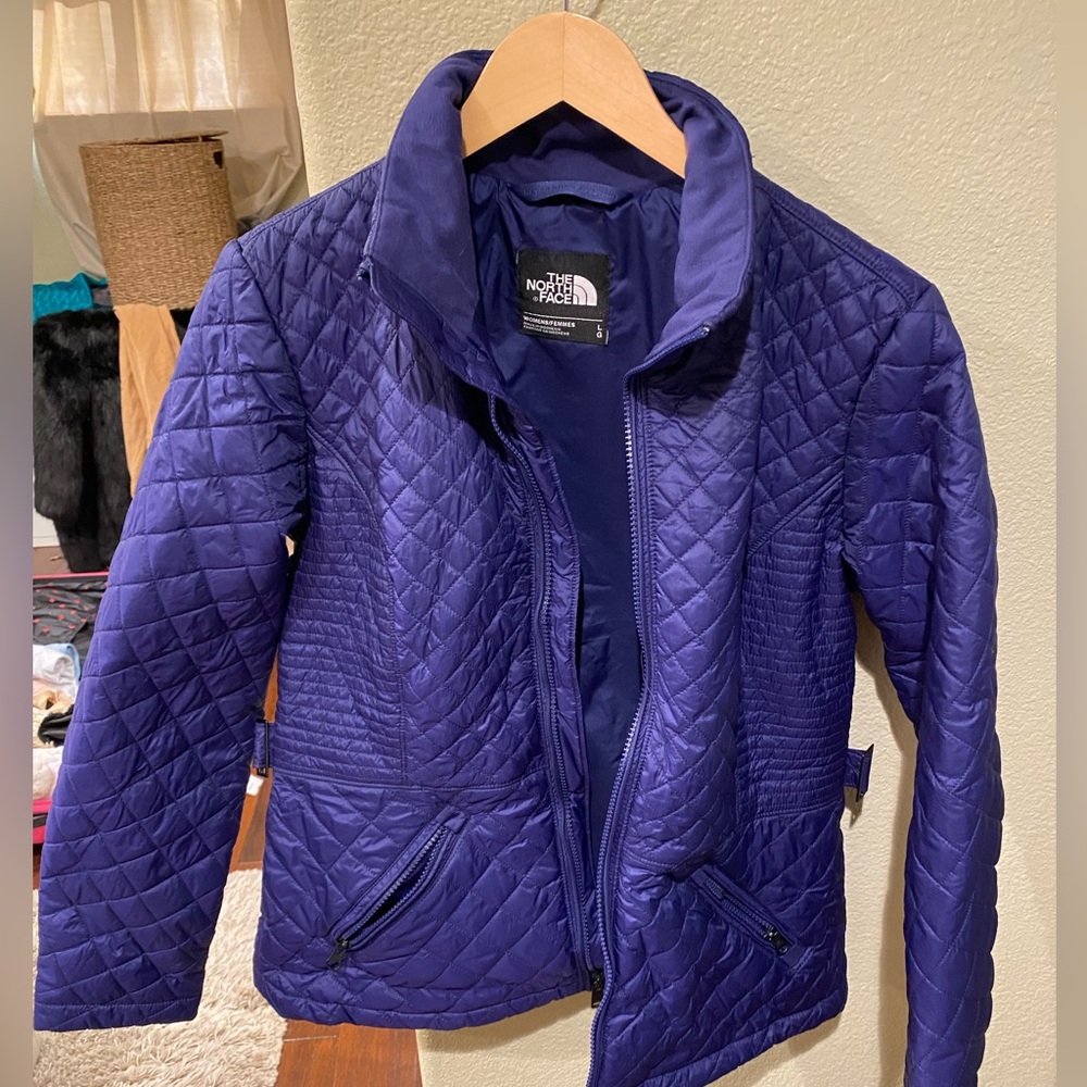 The North Face women’s navy blue quilted puffer jacket size L  #pufferjacket